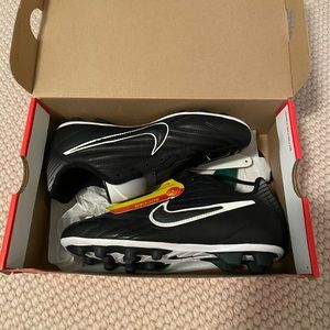 BRAND NEW Nike Soccer Cleats w Changeable Colors